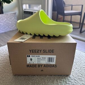 NWT adidas Yeezy Slide - Glow Green - Size 9
